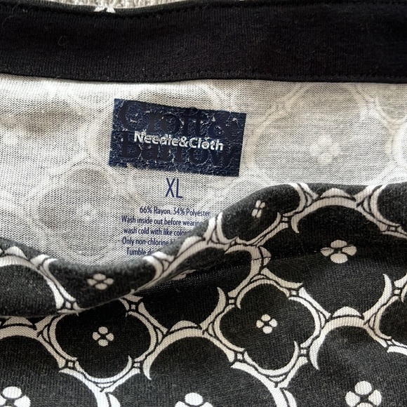 Cute square neck top with tie accent on hip - Picture 2 of 3